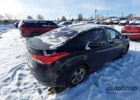2012 Hyundai Elantra Gls (Ulsan Plant) z USA, uszkodzony, nr VIN KMHDH4AE2CU217845